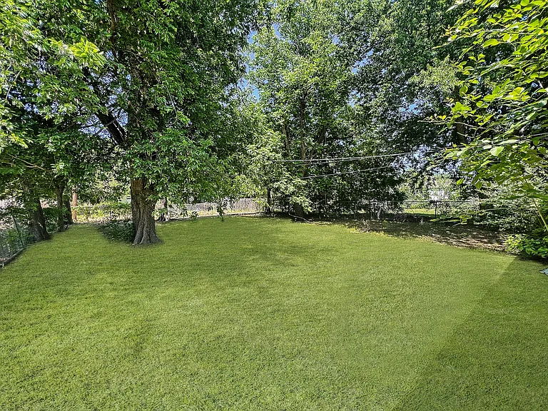 1907 NW Lindy Ave — Photo 4
