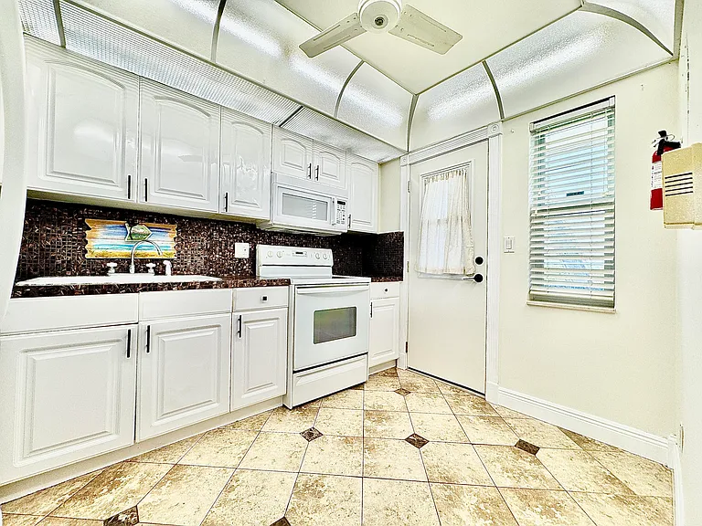 2871 N Ocean Blvd #C513 — Photo 10