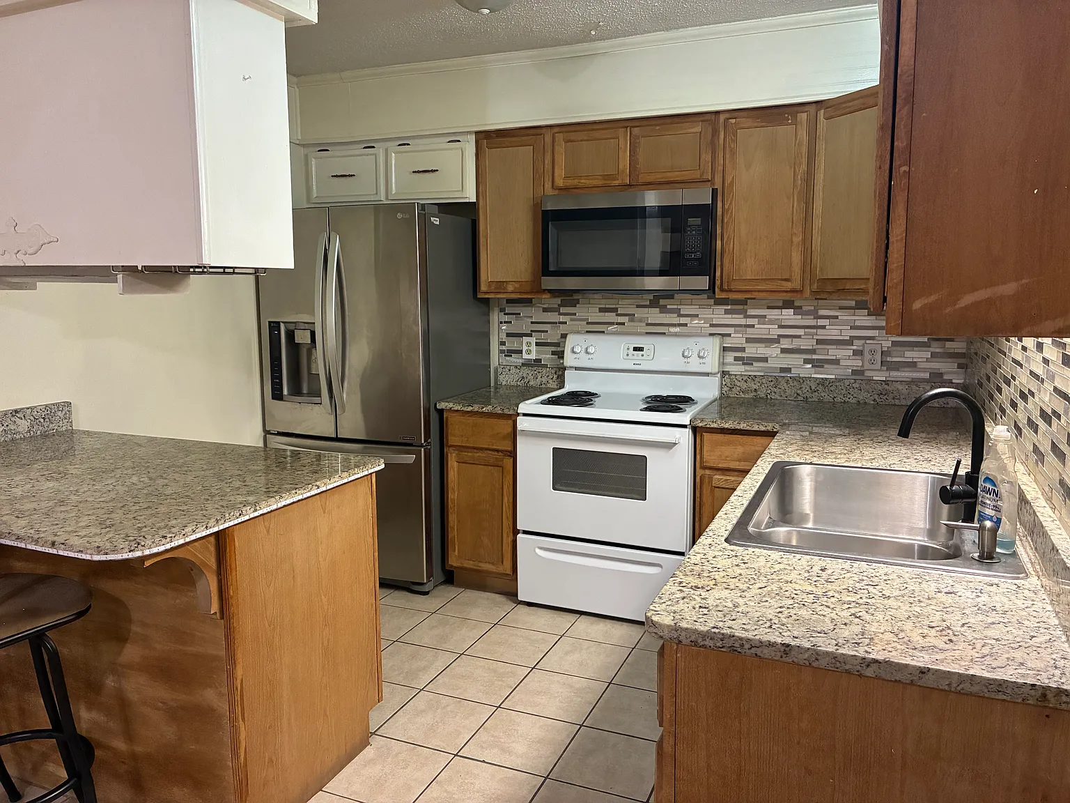 3 bed, 1349 sqft, $2,200 — Photo 4