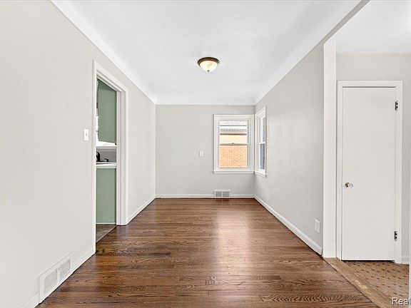 5th image of 6740 Larme Ave