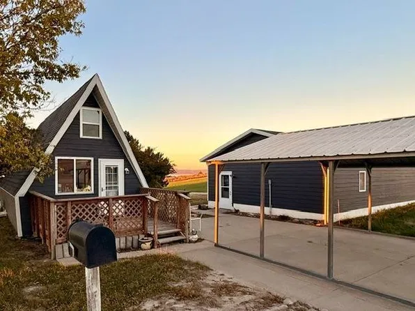 15 Lakeview Est, Lemoyne, NE 69146