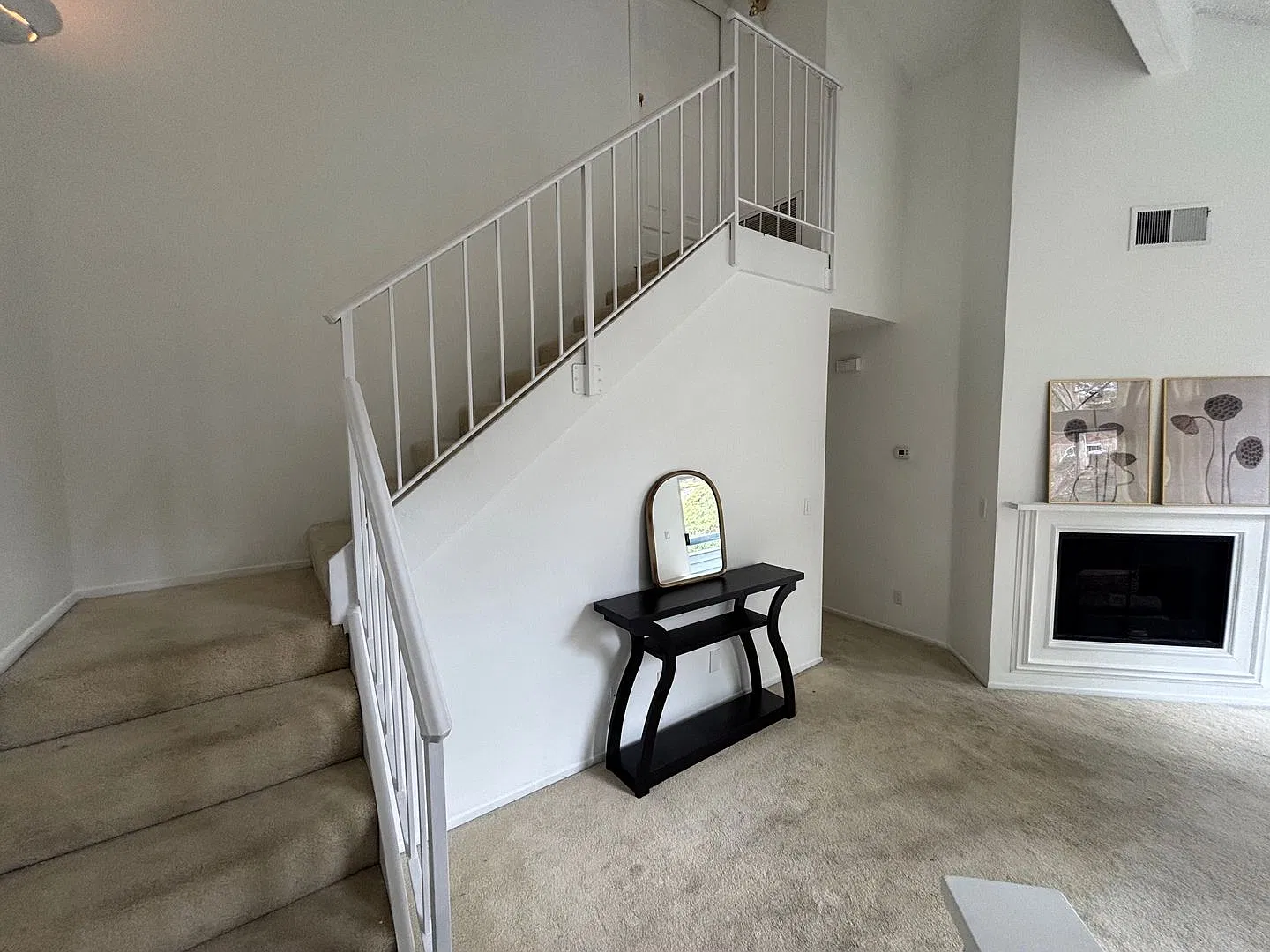 American Beauty Village 4-Bedroom Condo for Rent in Canyon Country! — Photo 1