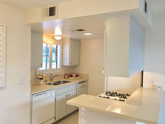5th image of 170 N Sierra Bonita Ave APT 12