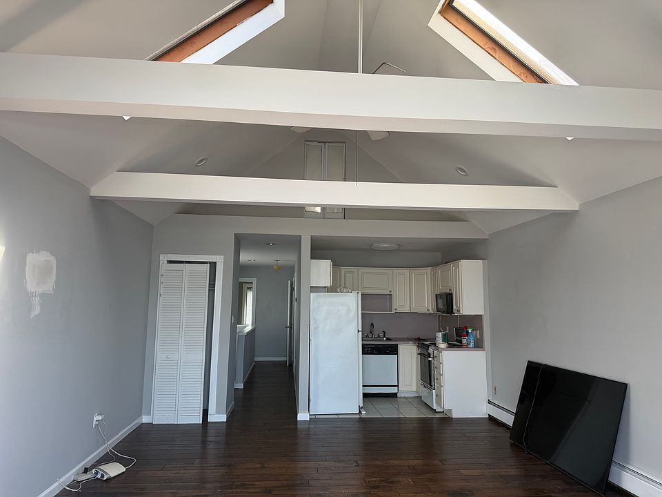 1st image of 1037 W Park Ave