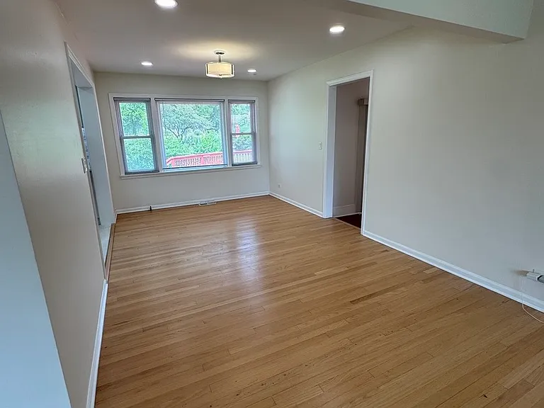 7450 Webster St — Photo 3