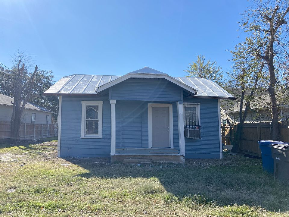 1st image of 218 Fredonia St
