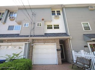 6 Mercer Pl, Staten Island, NY 10308