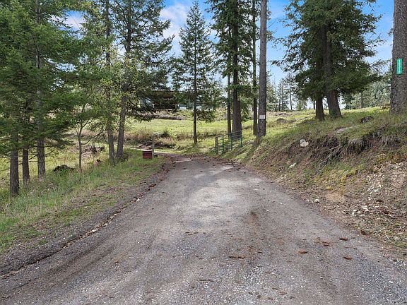 4th image of N Rockspring Ln