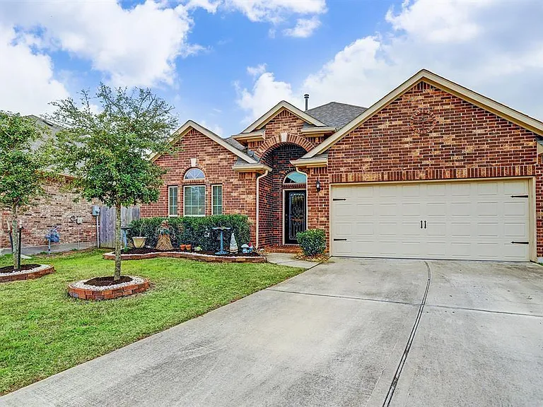 4411 Eclipse Park Ct — Photo 2