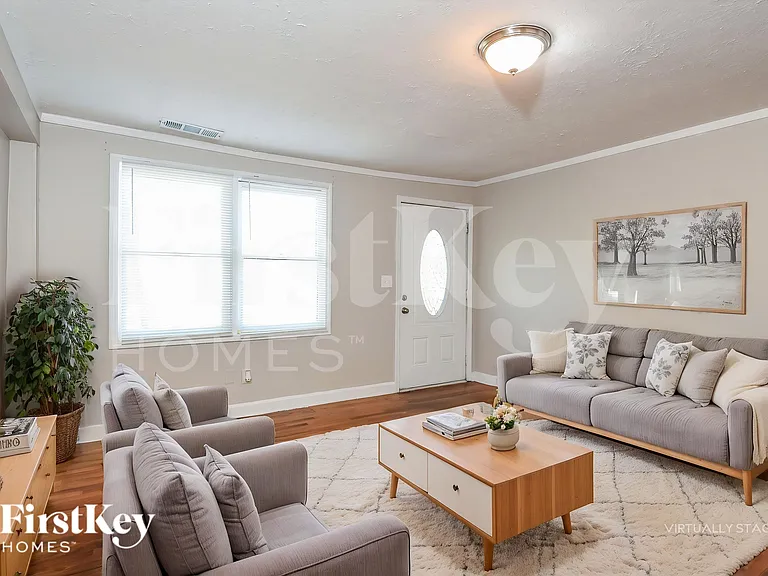 2456 Maple St — Photo 5