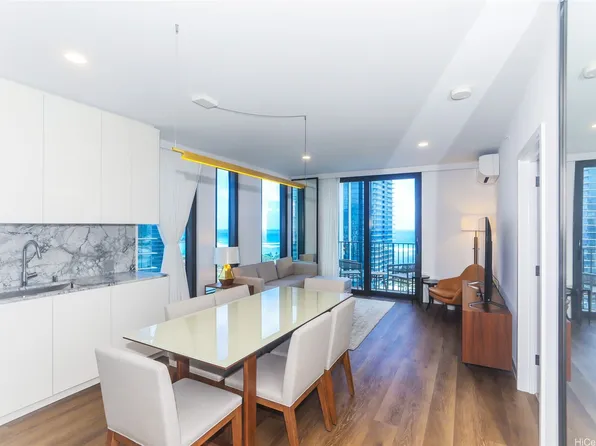 987 Queen St #2102, Honolulu, HI 96814