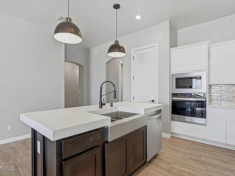 3740 Model Ln — Photo 8