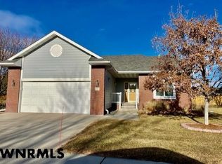 7 Regency Ct, Scottsbluff, NE 69361