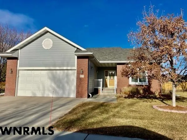 7 Regency Ct, Scottsbluff, NE 69361