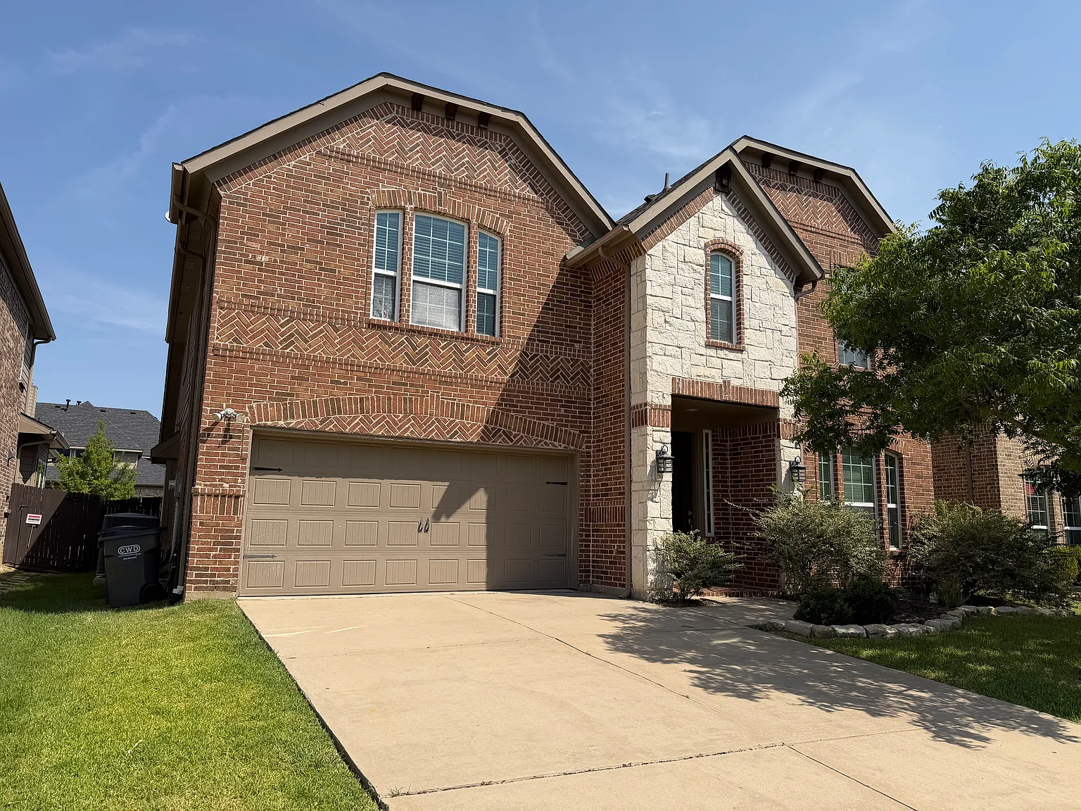 4 bed, 2.5 bath, 2791 sqft, $2,795 — Photo 1