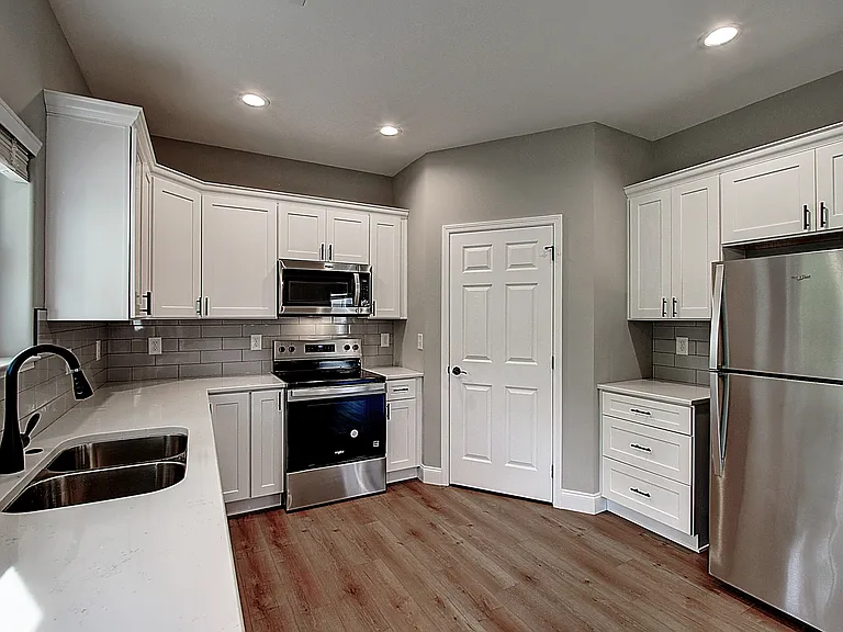 209 University Pkwy #36 — Photo 14