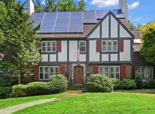 32 Highland Cir, Yonkers, NY 10708