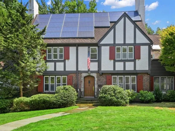 32 Highland Circle, Bronxville, NY 10708