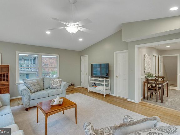 5th image of 5334 Gainsborough Dr