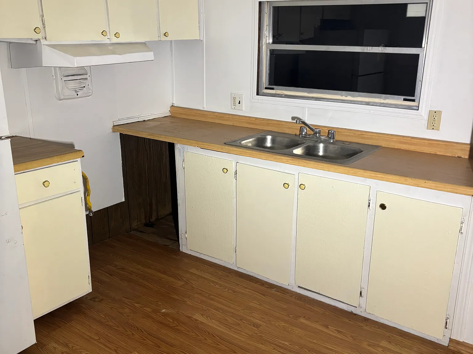 2 bed, 800 sqft, $750 — Photo 1