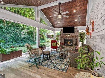 1040 Oakhaven Dr, Roswell, GA, 30075