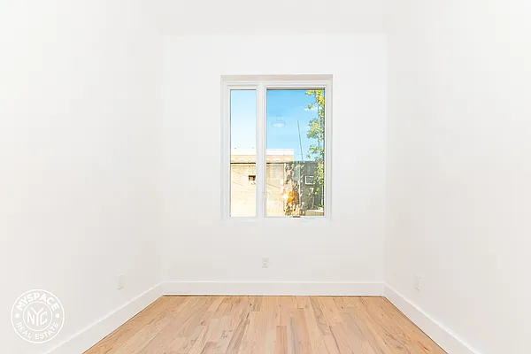 Rented by MySpaceNYC | media 7