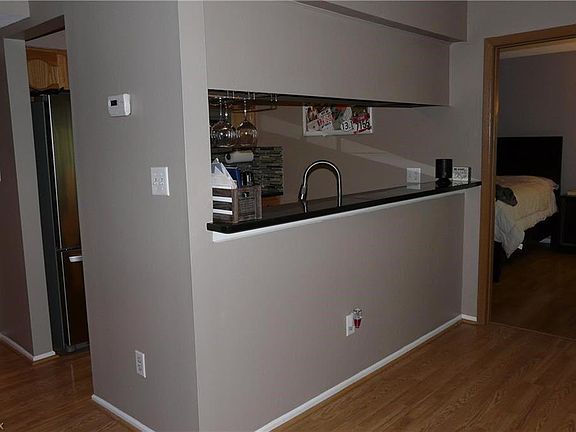 Kitchen /Breakfast Bar