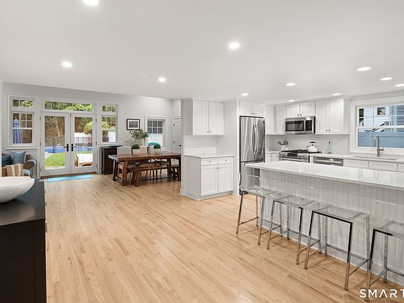 4th image of 103 West Avenue