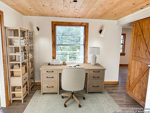 502 Cypress St — Photo 11
