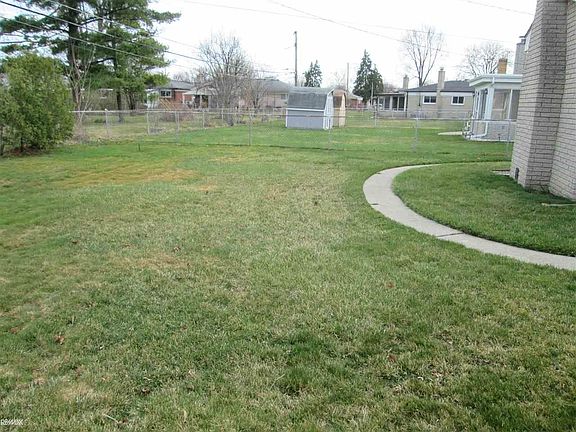 5th image of 30264 Newport Dr