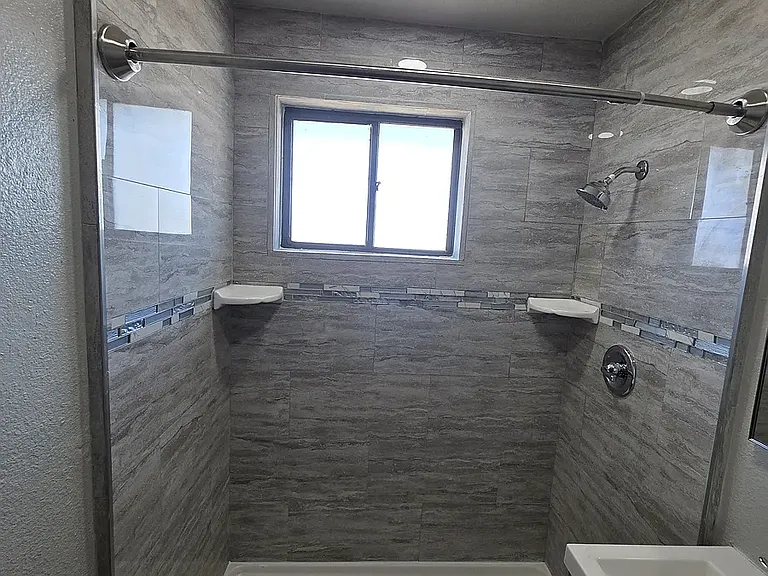 455 E Junction St #4 — Photo 31