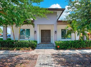 5860 SW 39th Ct, Davie, FL 33314