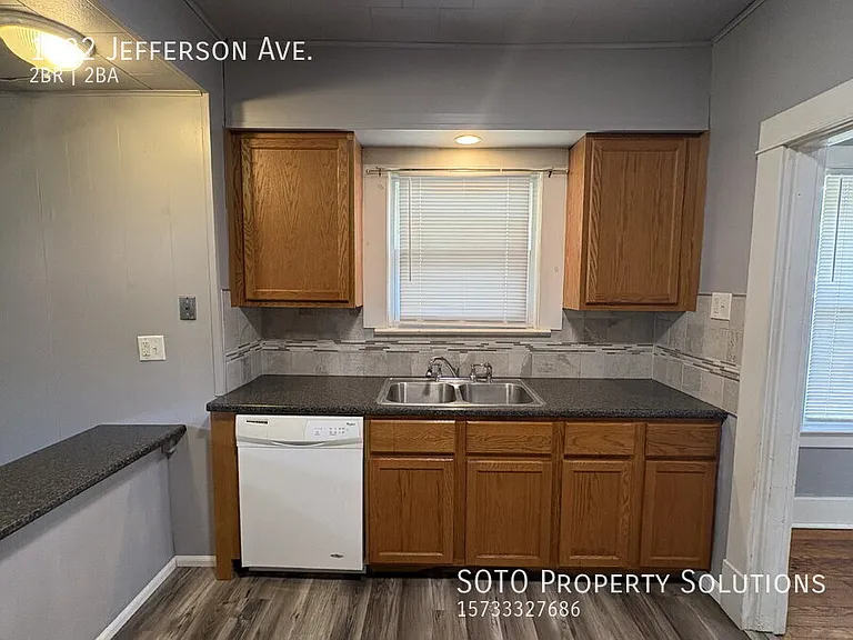 1202 Jefferson Ave — Photo 11