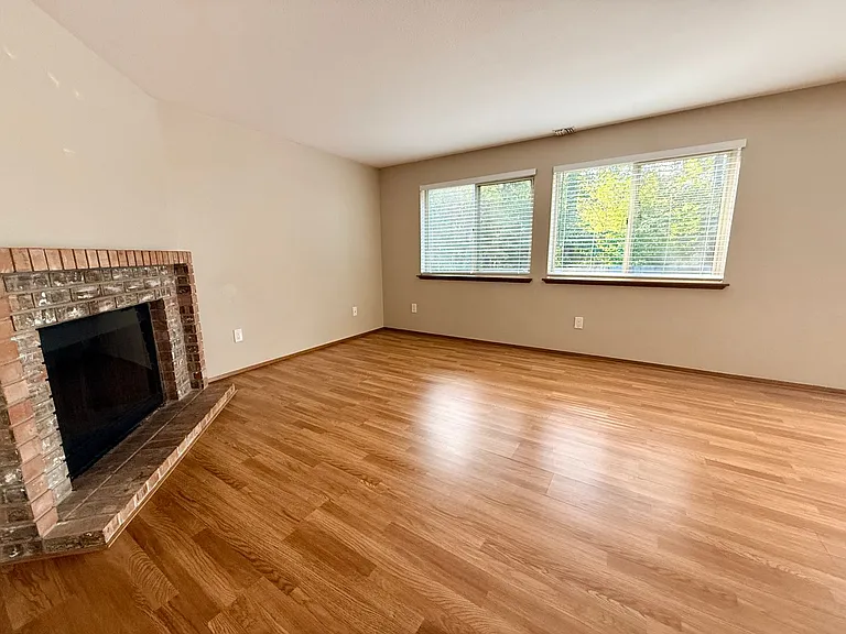 10404-10419 E McKinley Ave — Photo 12