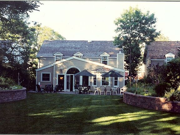 2nd image of 1221 Richmond Ln
