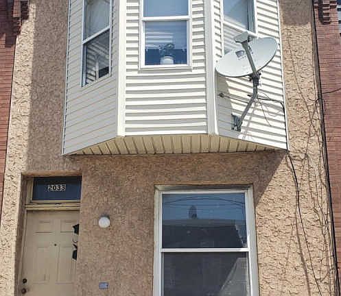 2nd image of 2033 Snyder Ave