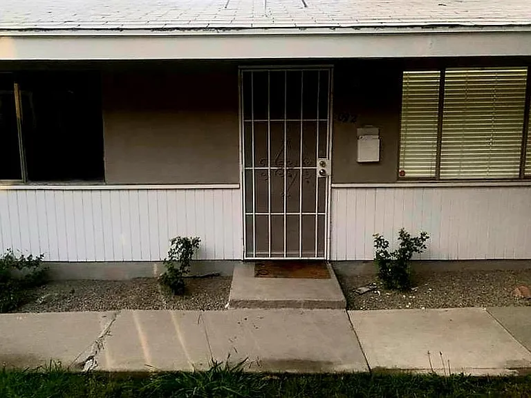 4092 Pine St — Photo 2