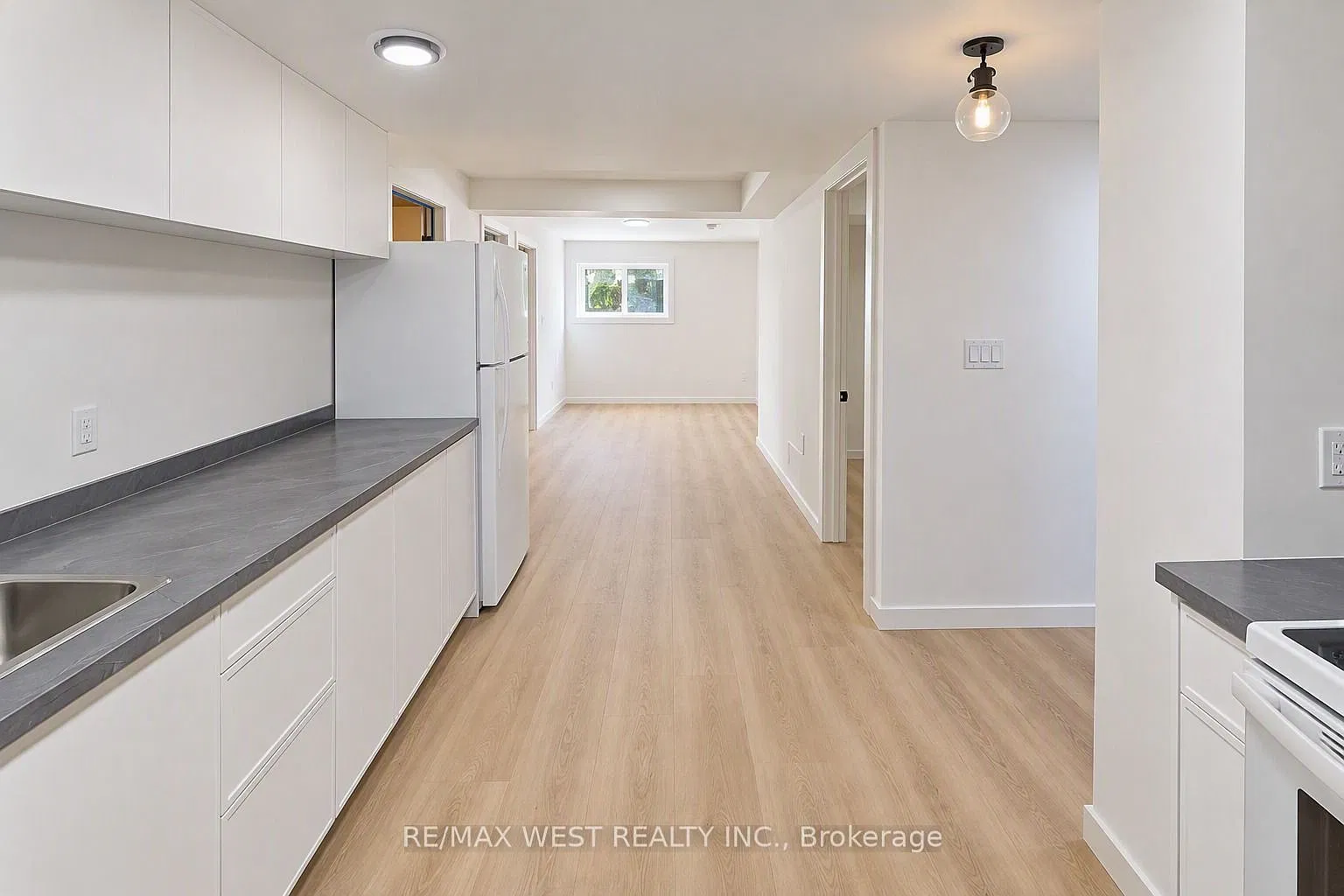 2 bed, $2,400 — Photo 4