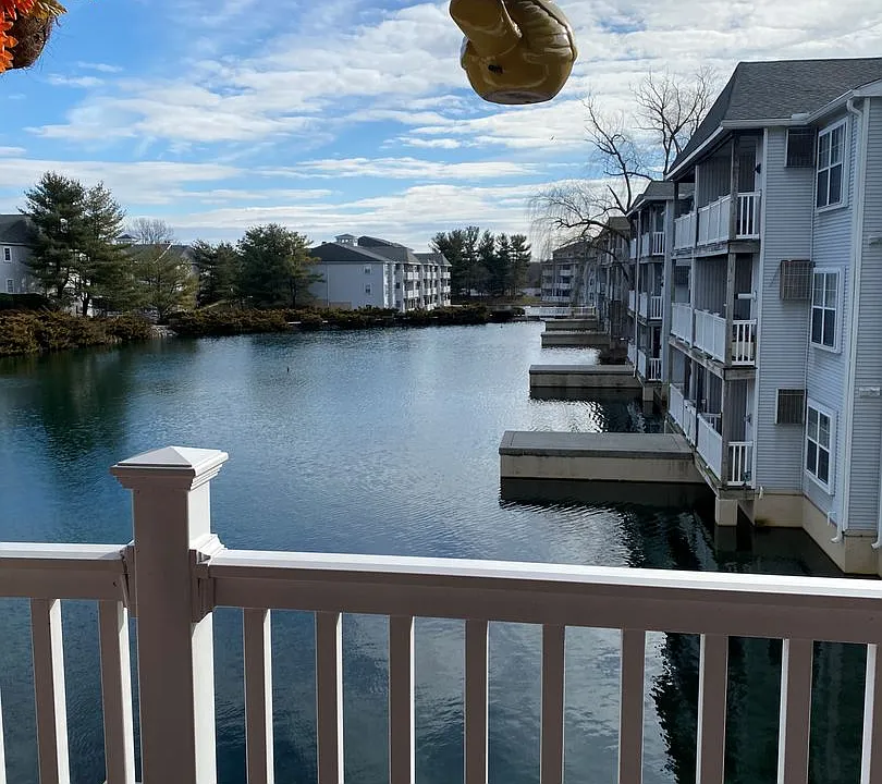 1801 Waters Edge Dr