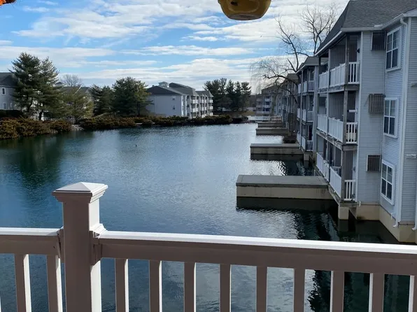 1801 Waters Edge Dr, Newark, DE 19702