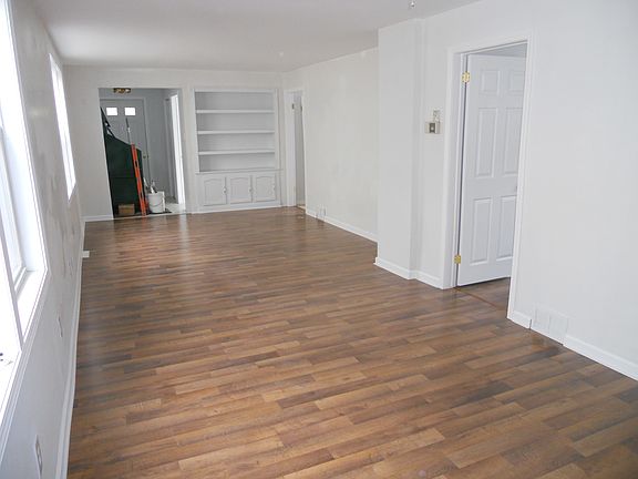 Dining/ Living Rm (Lwr)