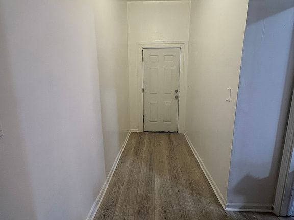 4th image of 720 W 61st St APT 1
