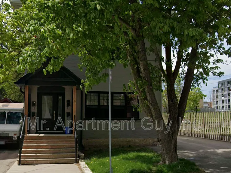 16 Wellington St S #201 — Photo 6