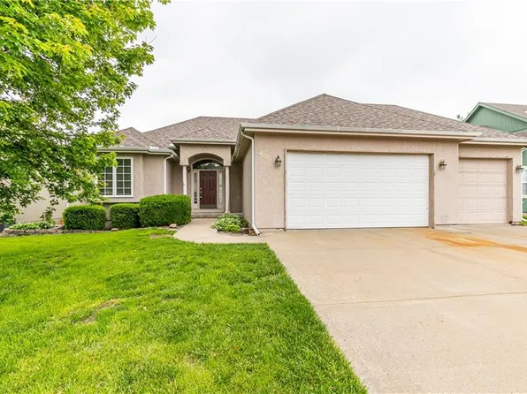 605 Briar Ln, Kearney, MO 64060