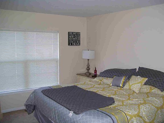 4th image of 23409 Williamsburg Cir