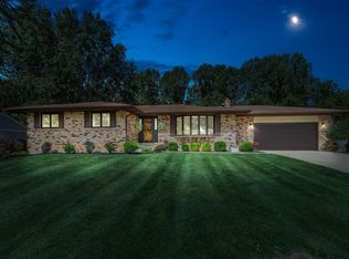 53097 Old Farm Rd, Elkhart, IN 46514