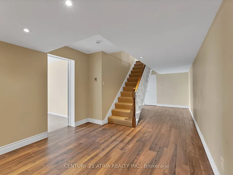 5 Hill Cres — Photo 29
