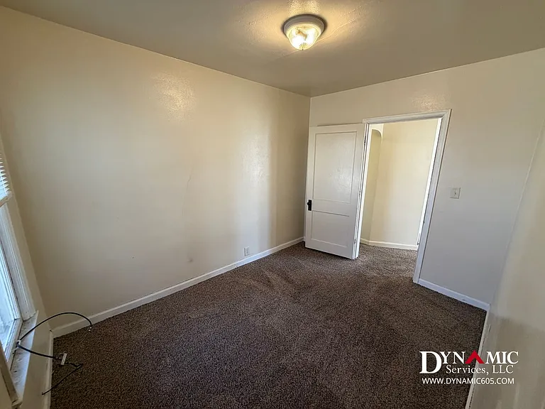 215 S Duluth Ave — Photo 15