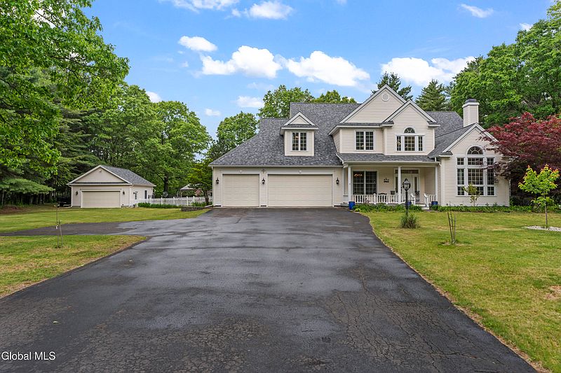 2nd image of 31 Briarhurst Drive
