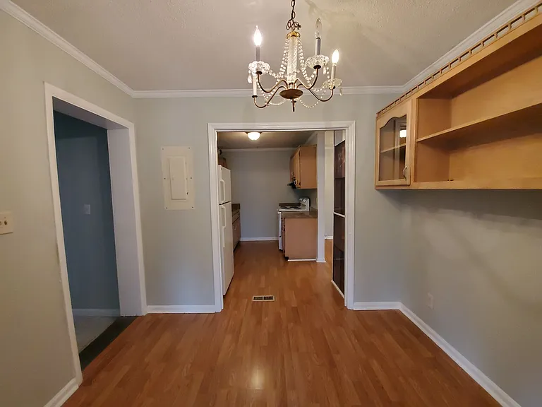 408 Desmond Dr — Photo 9